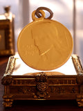 Pendentif religieux catholique vintage métal doré Christ Jésus médaillon