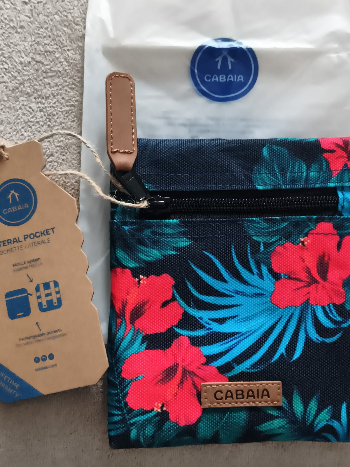 Pochette latérale Cabaia fleurs tropicales neuve 15 cm, accessoire sac