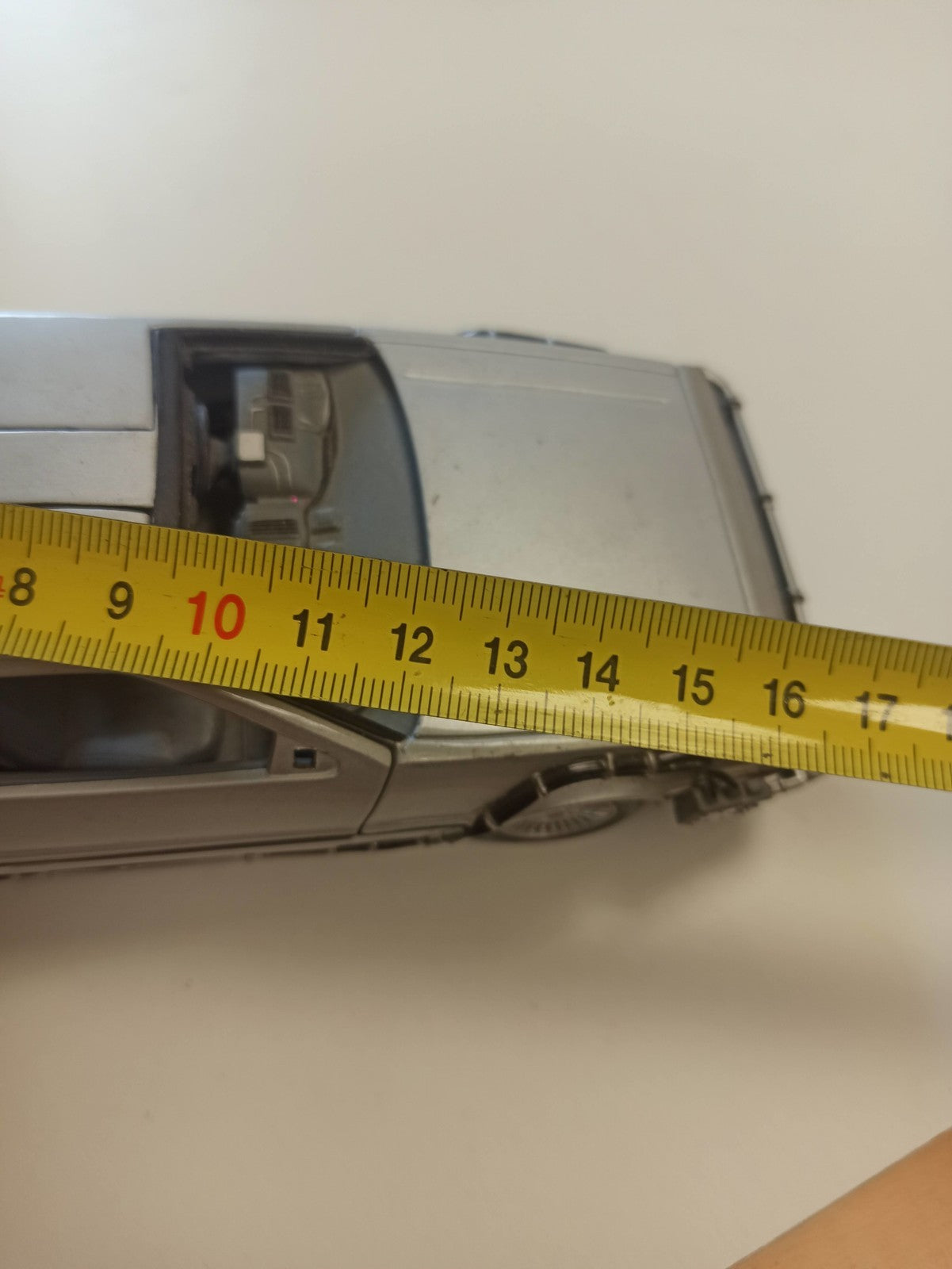 Voiture miniature DeLorean Welly rétro argentée Back to the Future II