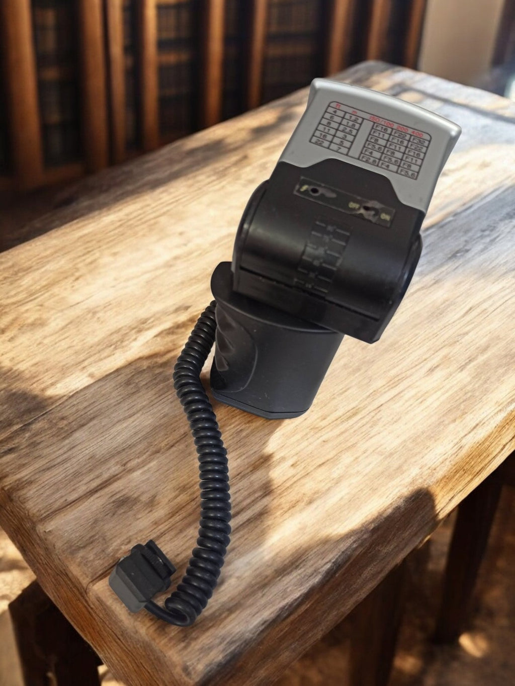Flash photo Canon vintage ancien, accessoire argentique rétro, synchro câble