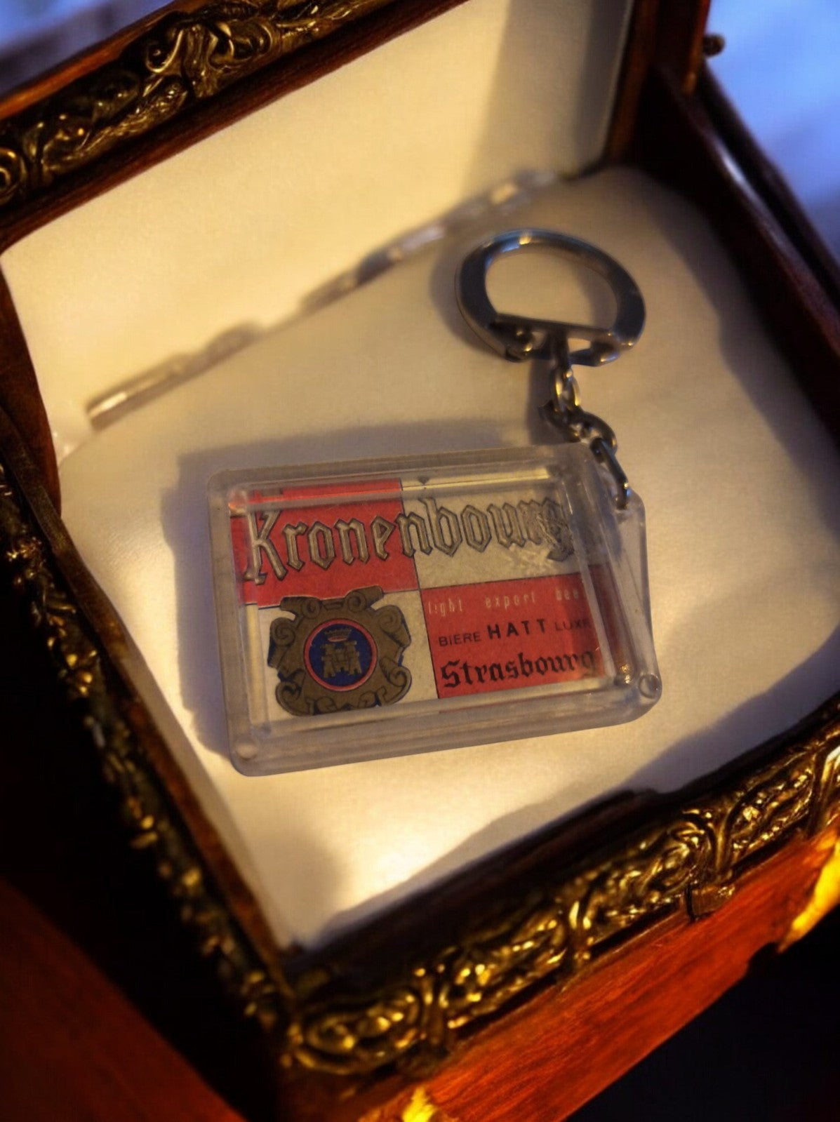 Porte-clés Kronenbourg vintage publicitaire métal et plexi Strasbourg bière