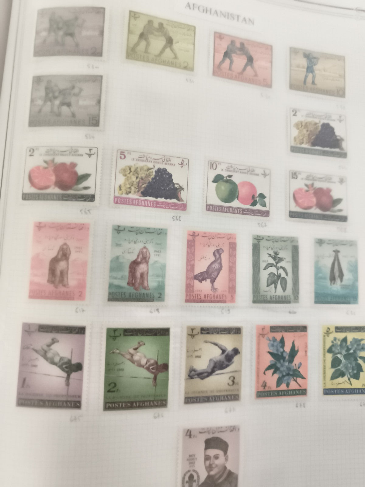 Timbres Afghanistan thématiques sportifs animaux fruits POSTES AFGHANES philatél