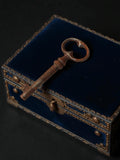 Clé ancienne de meuble vintage, forme ronde, serrure déco rétro d'époque