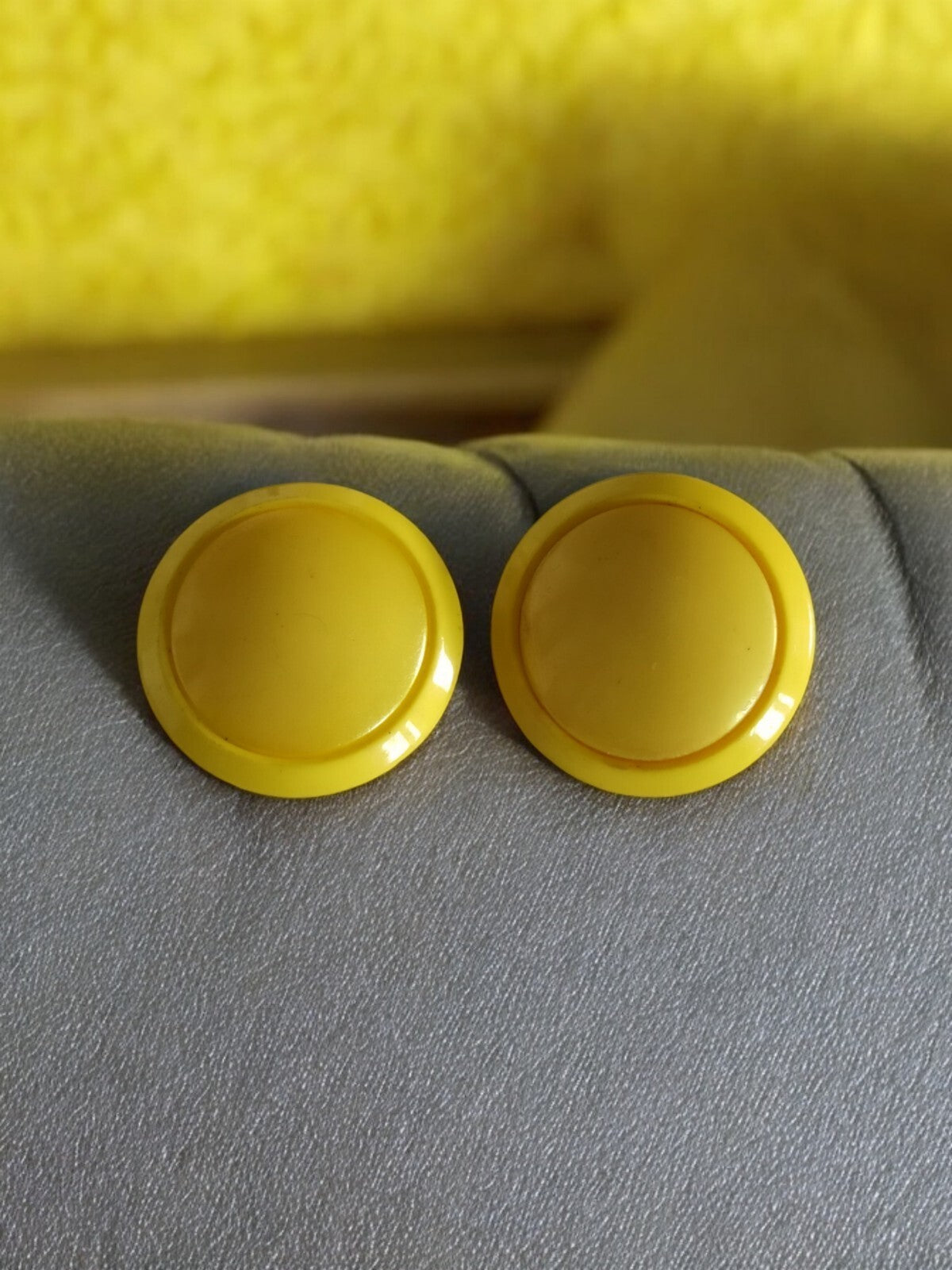 Boucles d'oreilles clips rondes jaune vintage fantaisie rétro années 70