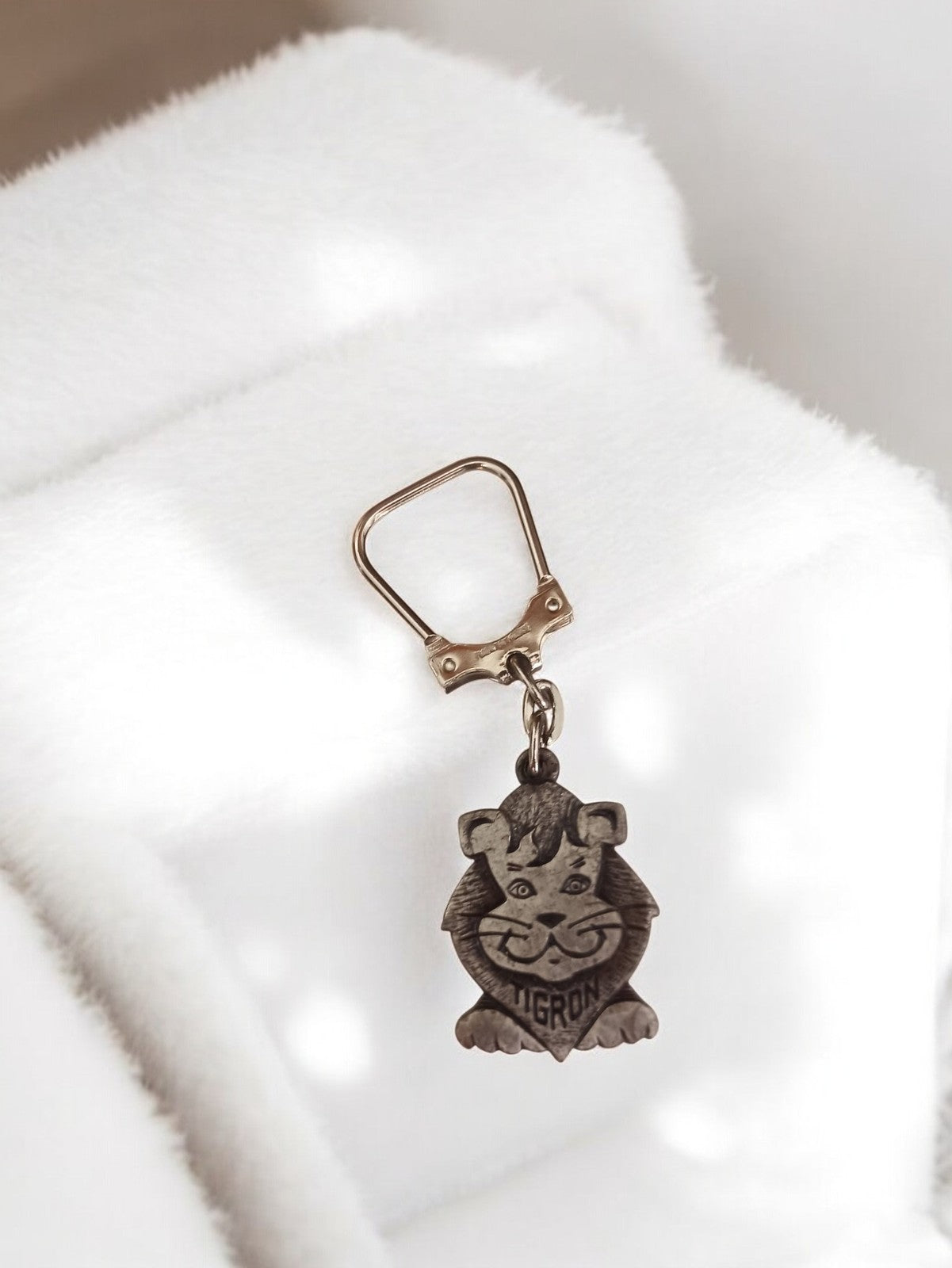 Porte-clés ancien TIGRON lion mascotte publicitaire vintage rétro métal