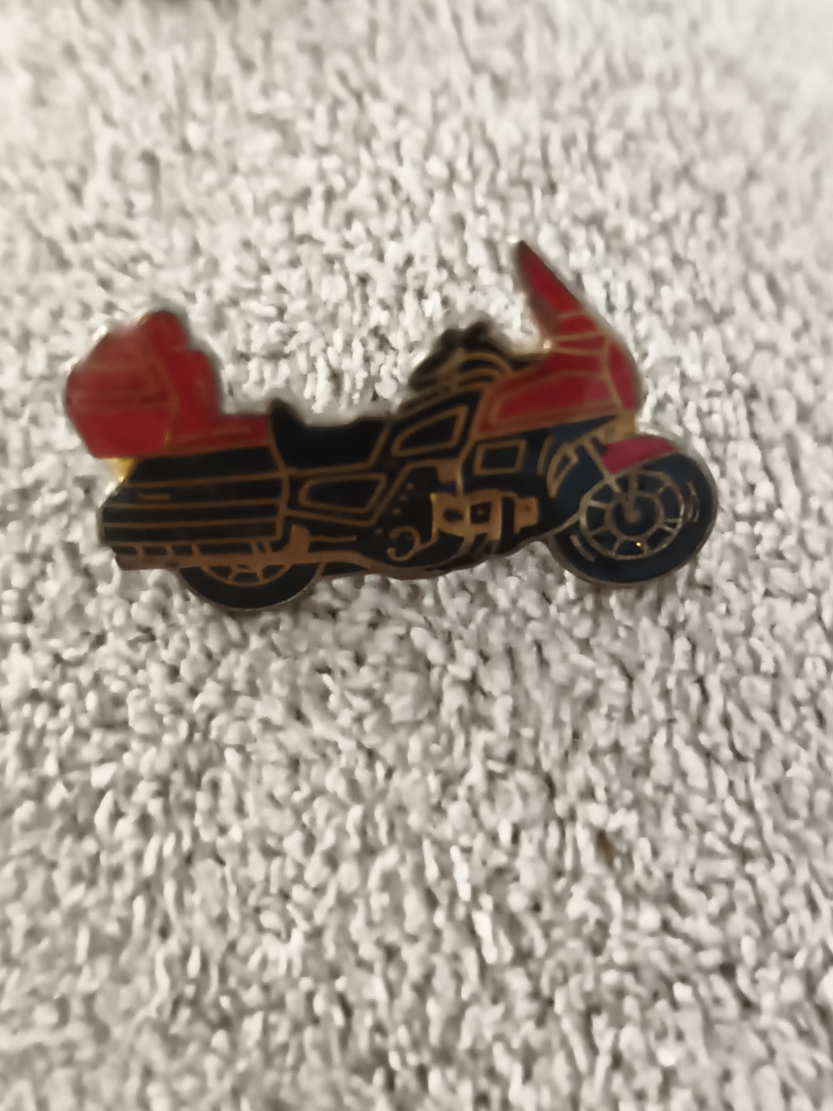 Pin's vintage moto rouge noir, émaillé, style années 90, badge motard (Ref 5)
