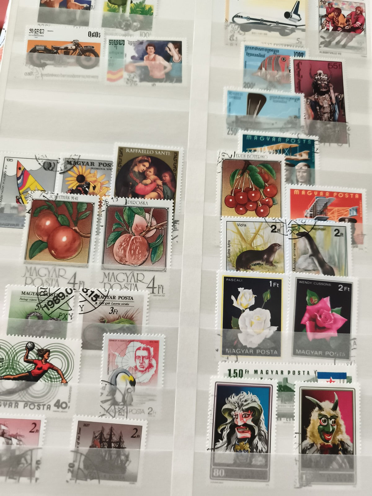 Timbres poste oblitérés thématiques Hongrie fruits fleurs animaux sport art