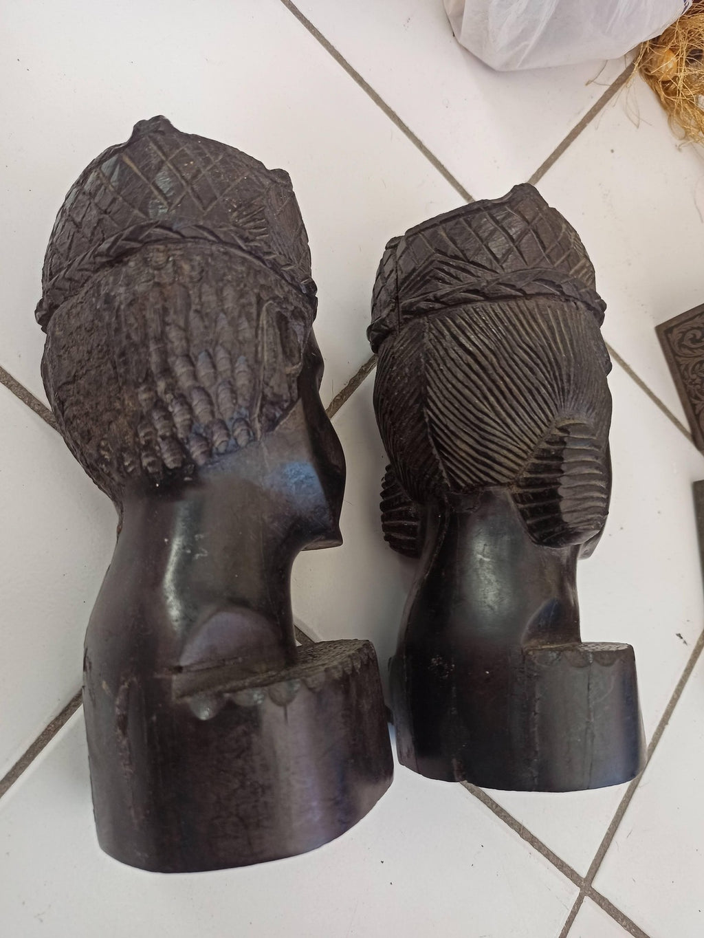 Paire bustes africains vintage en bois d?ébène, visages homme femme sculpture dé