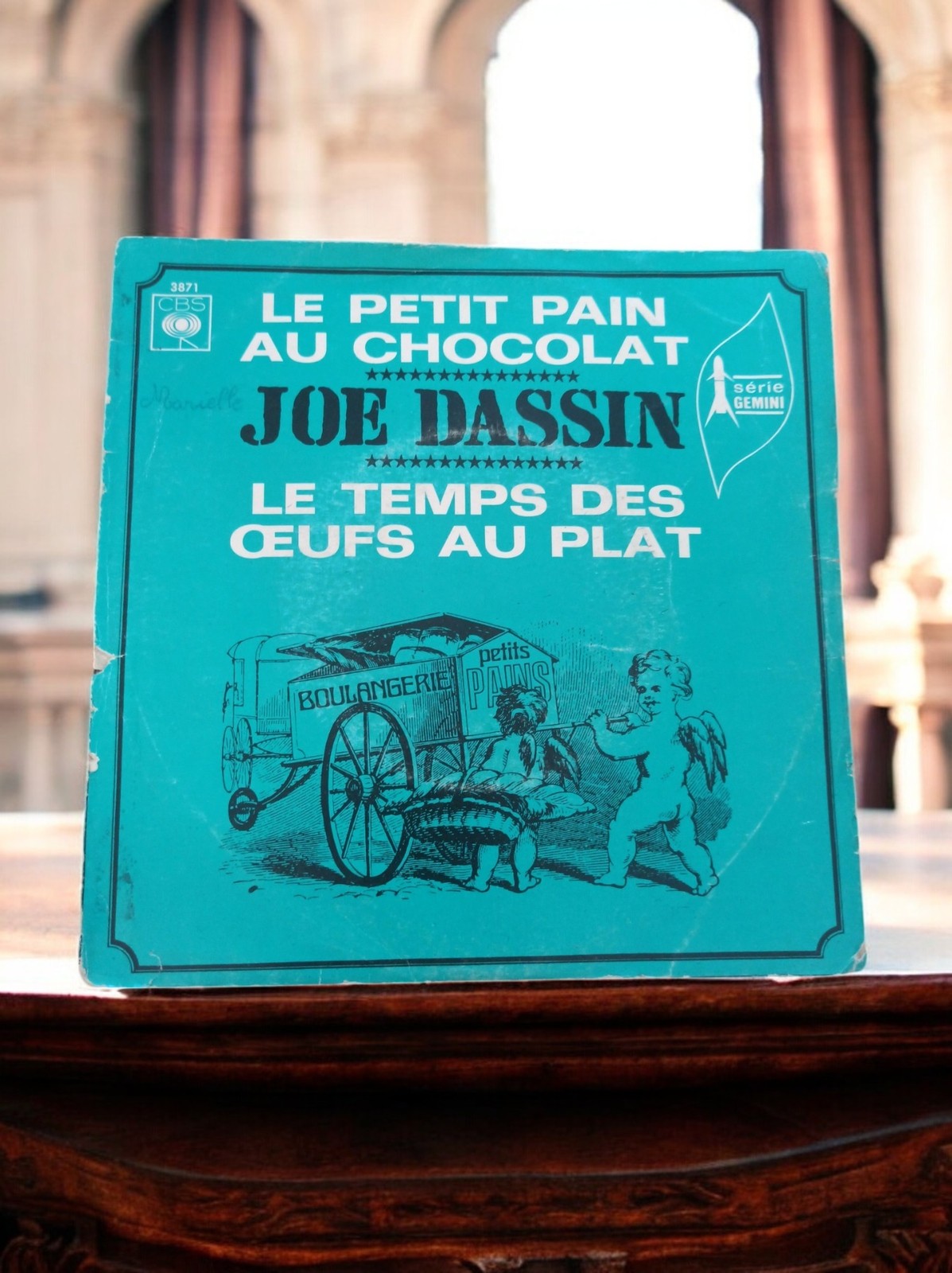 Vinyle 45 tours Joe Dassin CBS Le petit pain au chocolat pochette bleue