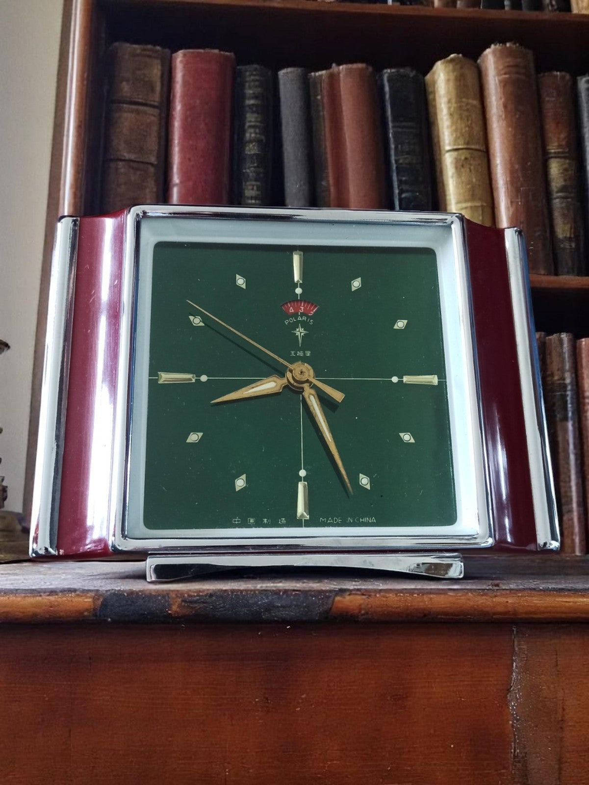 Réveil vintage Polaris China vert cadran doré déco rétro ancien clock