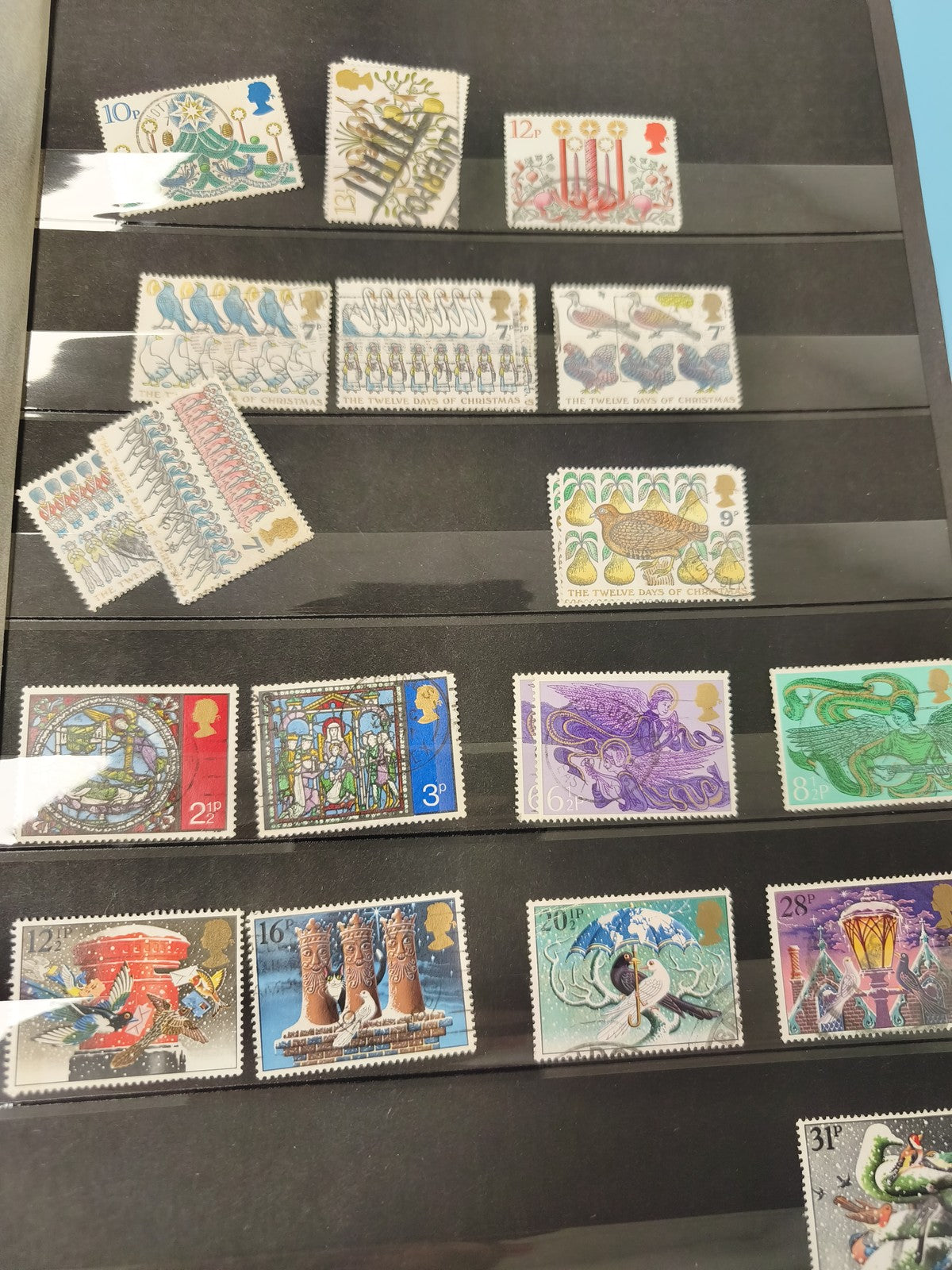Lot anciens timbres oblitérés Angleterre thématique Noël et art, collection
