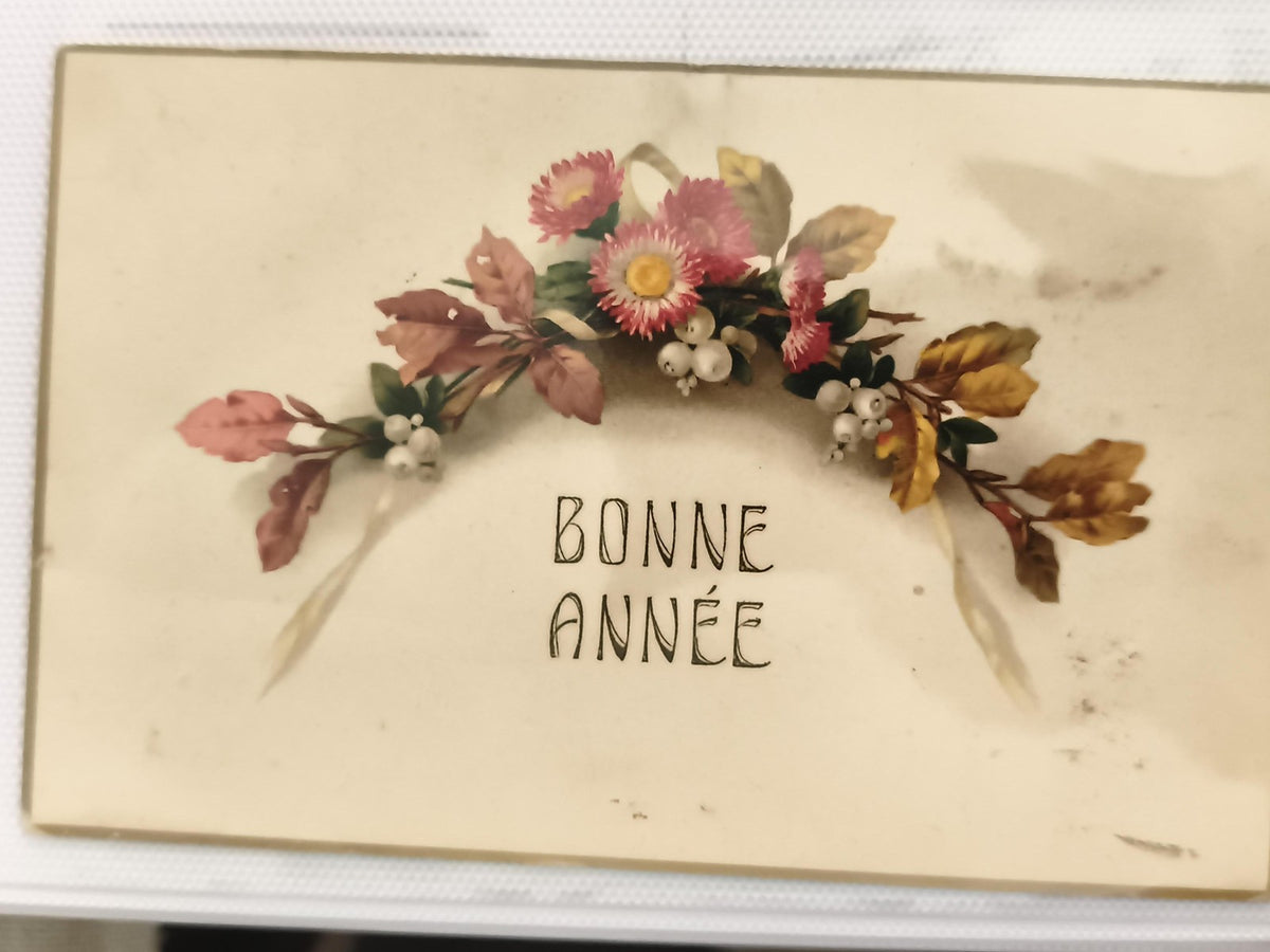 Carte postale ancienne Bonne Année fleurs relief vintage CPA
