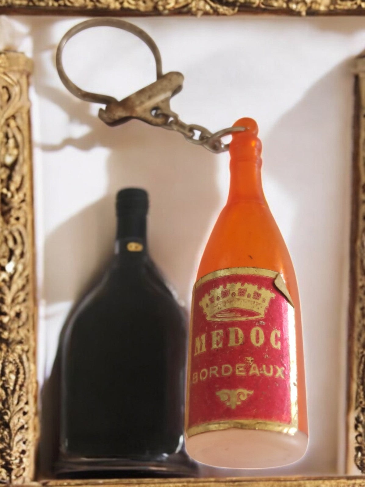 Porte-clés vintage bouteille Médoc Bordeaux publicitaire France ancien alcool