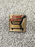 Pin's vintage Géant Casino chariot doré, badge rétro supermarché (Ref 7)