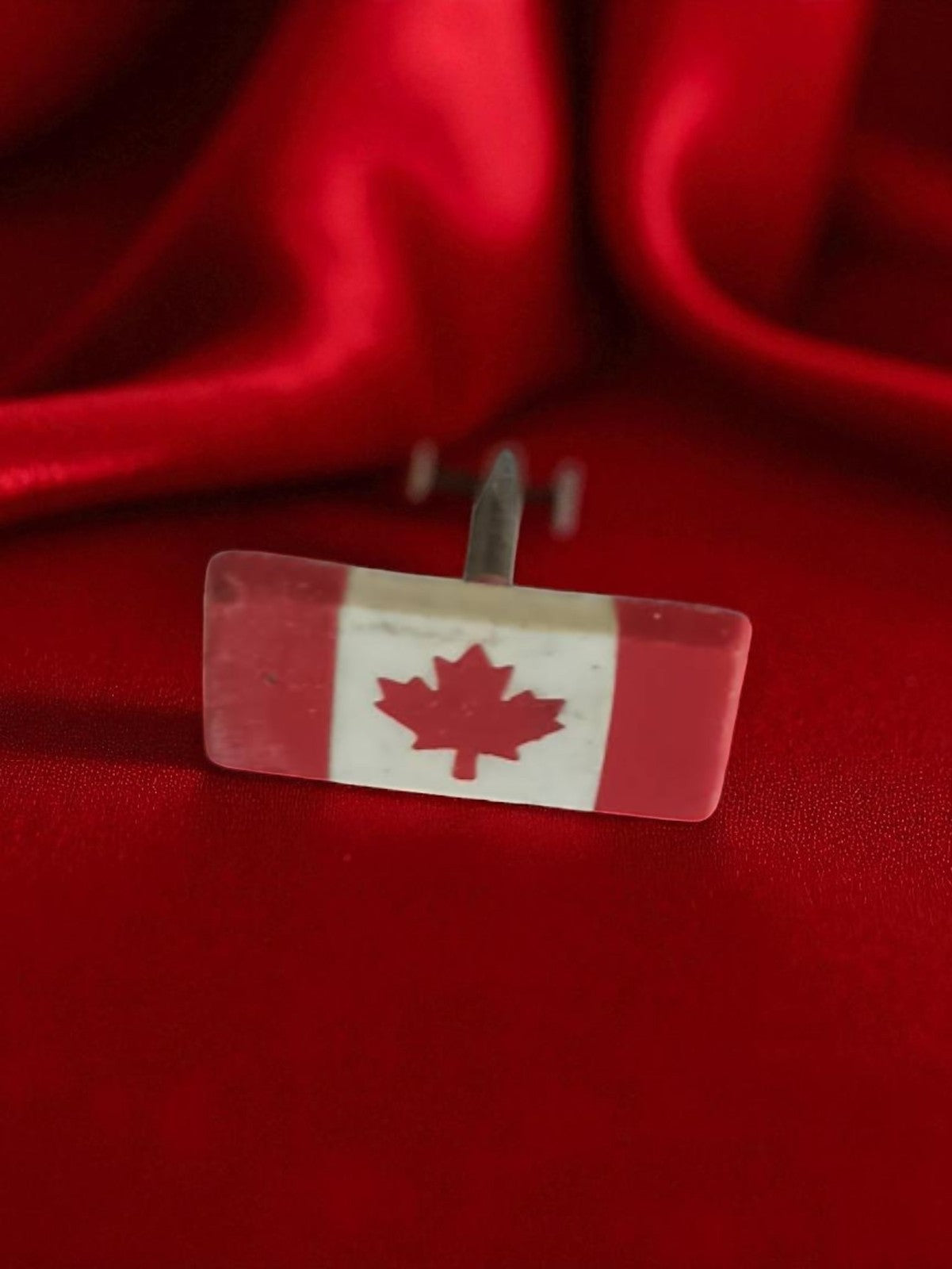 Pin's vintage drapeau Canada ancien, objet publicitaire rétro