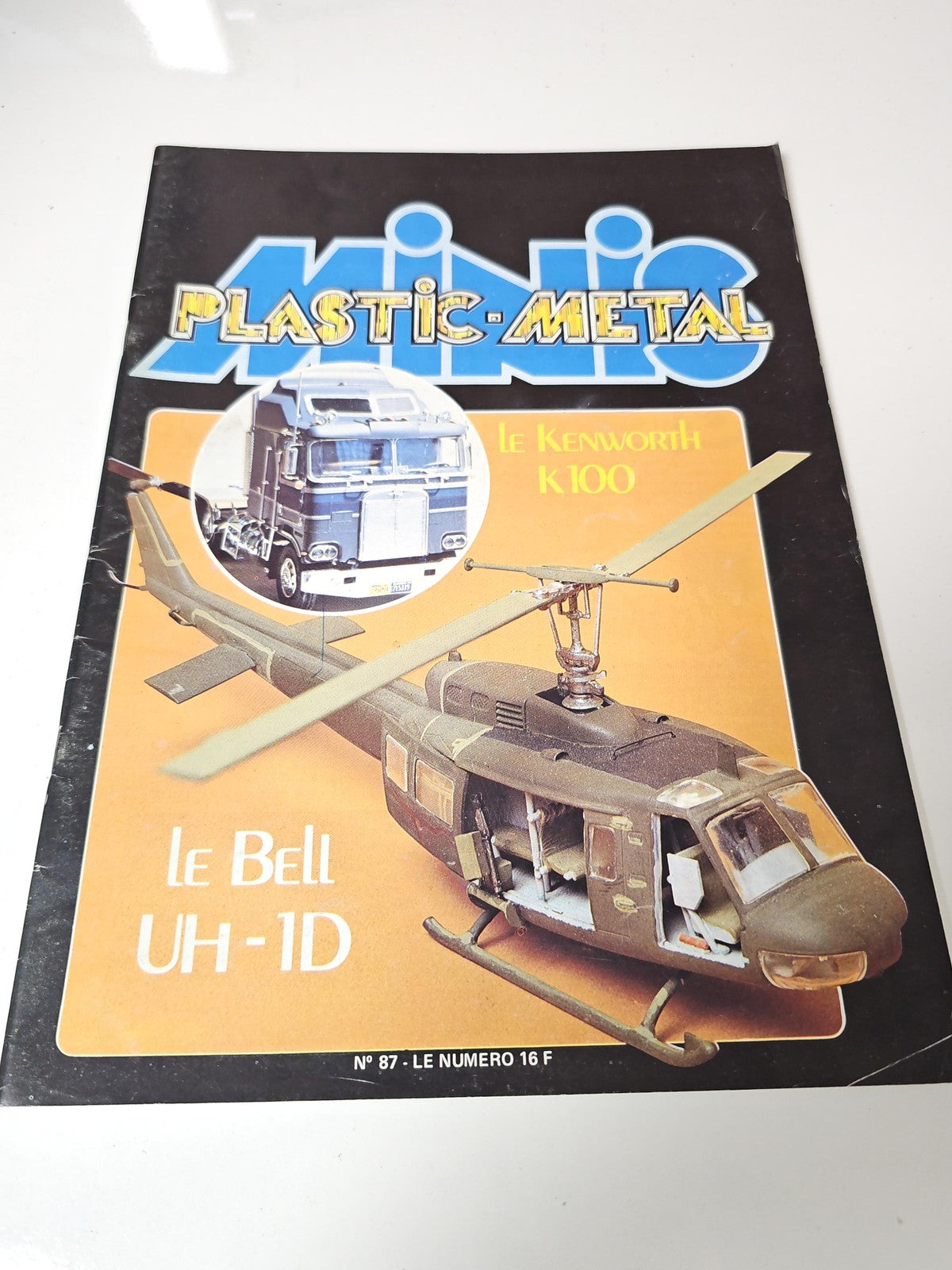 Magazine ancien vintage miniature auto plastique métal collection rétro rare