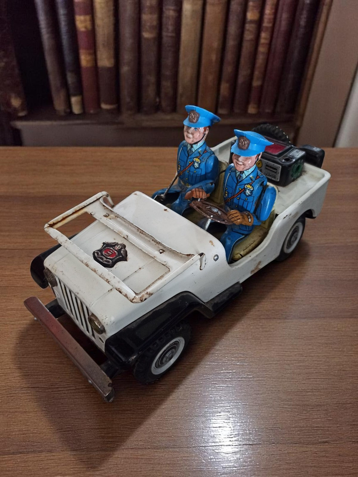 Voiture jouet tôle vintage Jeep Police Dept Japon années 50 blanc bleu