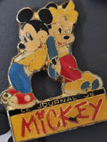 Pin's ancien rétro Le Journal de Mickey, badge collection vintage Disney France