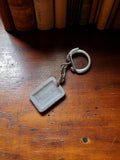 Porte-clés vintage Strasbourg rectangulaire gris rétro publicitaire ancien