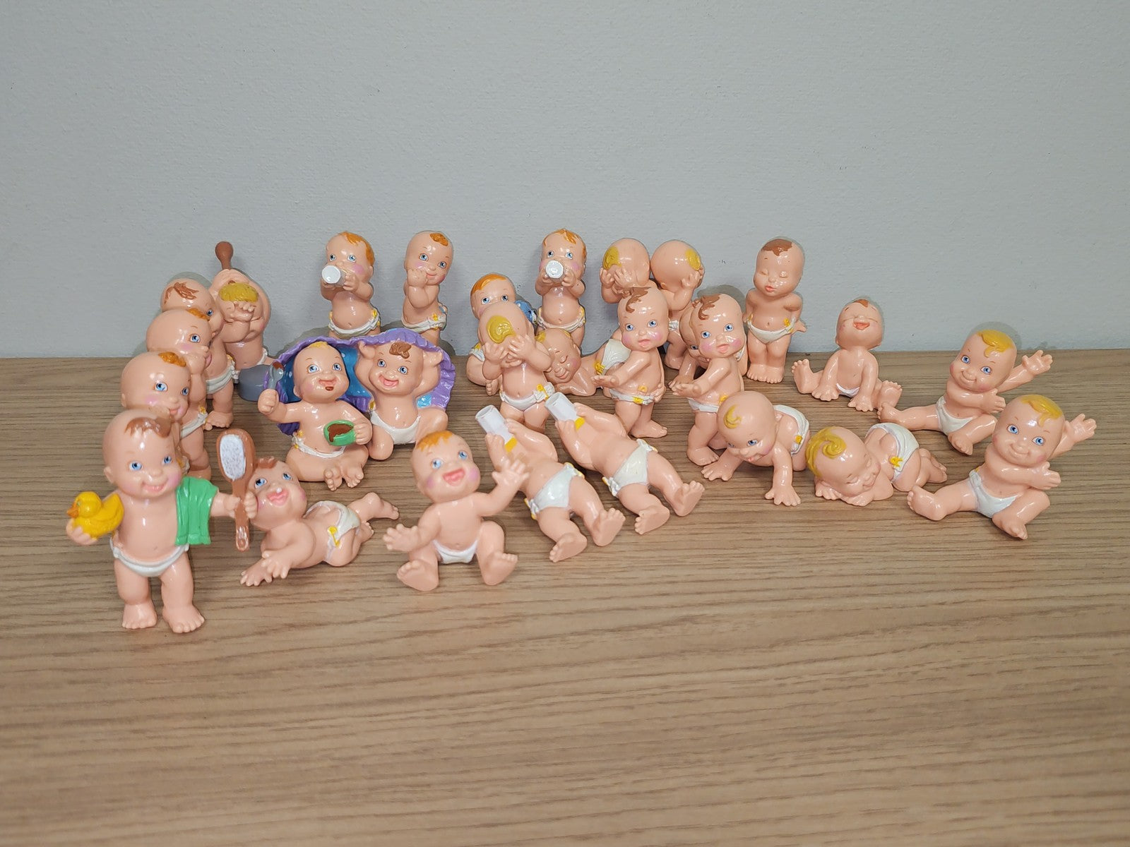 Lot de petites figurines Babies vintage ancien collection rare rétro années 90