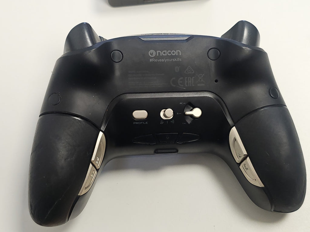 Manette Nacon Revolution Unlimited Pro sans fil noire pour PS4 BB4462 pour piece