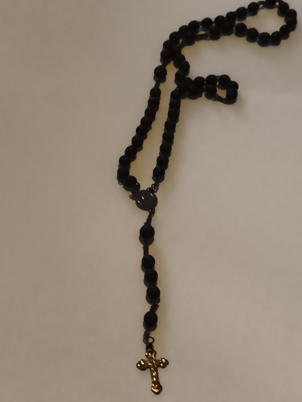 Chapelet ancien perles noires croix dorée catholique vintage rosary