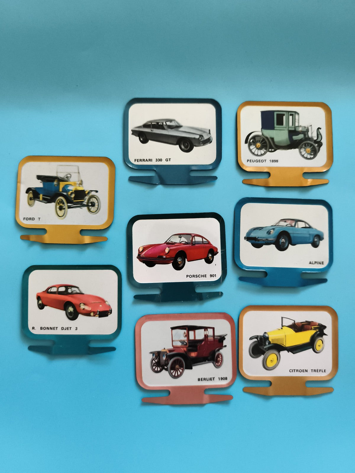 Lot ancien plaques métal voitures vintage Ford Peugeot Ferrari Porsche