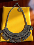Collier plastron rétro gros maillons motifs ethniques fantaisie vintage