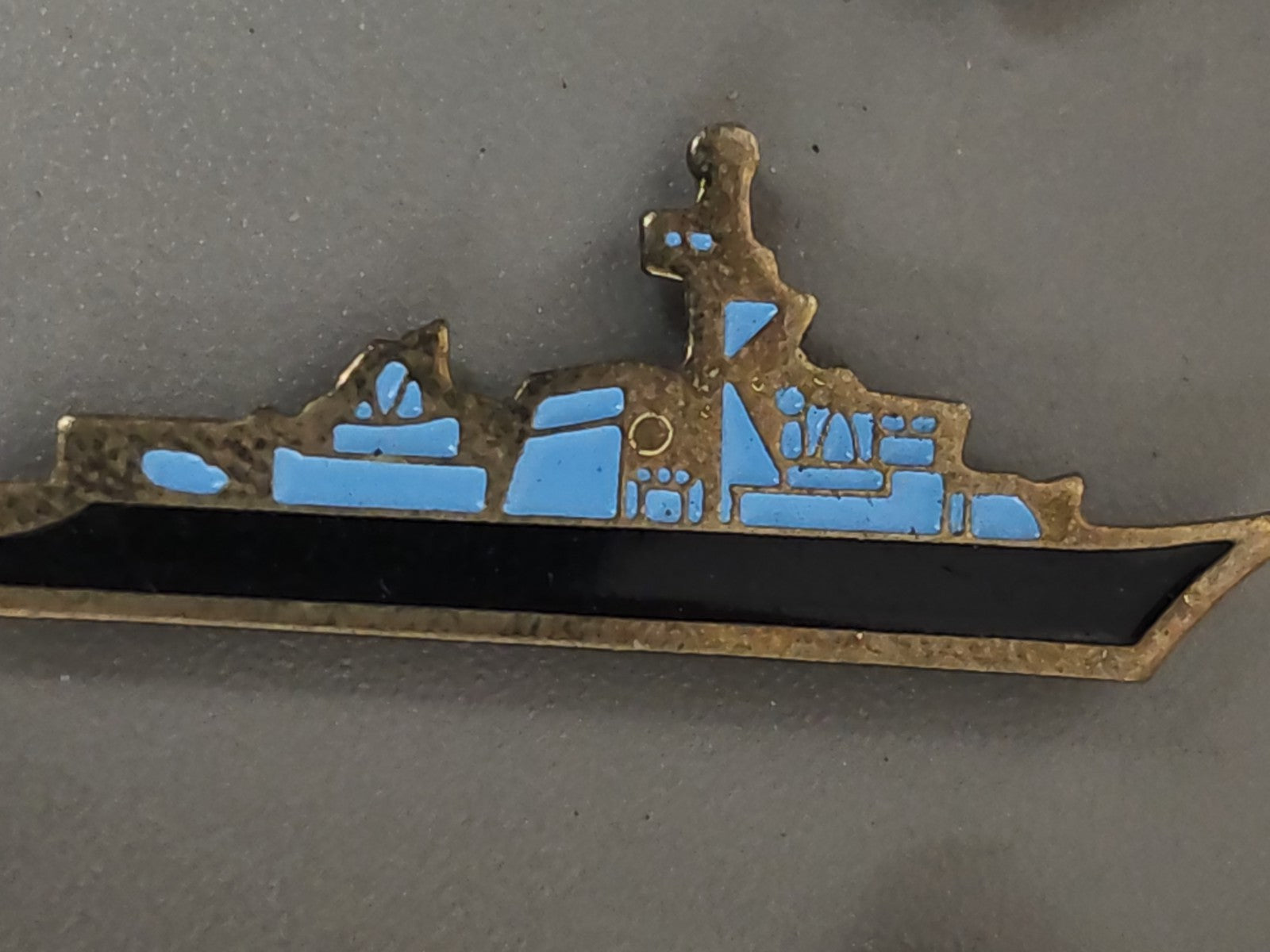 Pin's ancien bateau rétro pour collectionneur, badge vintage nautique rare