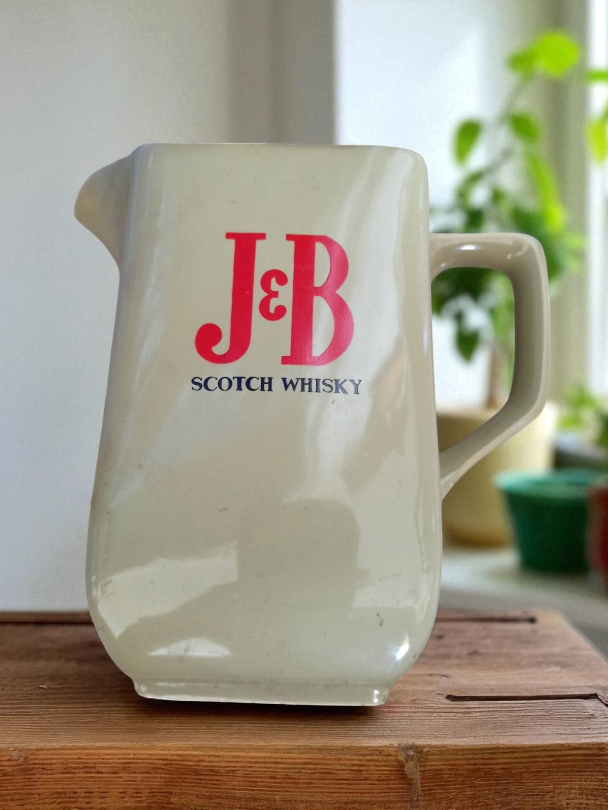 Pichet vintage J&B Scotch Whisky crème publicitaire rétro bar