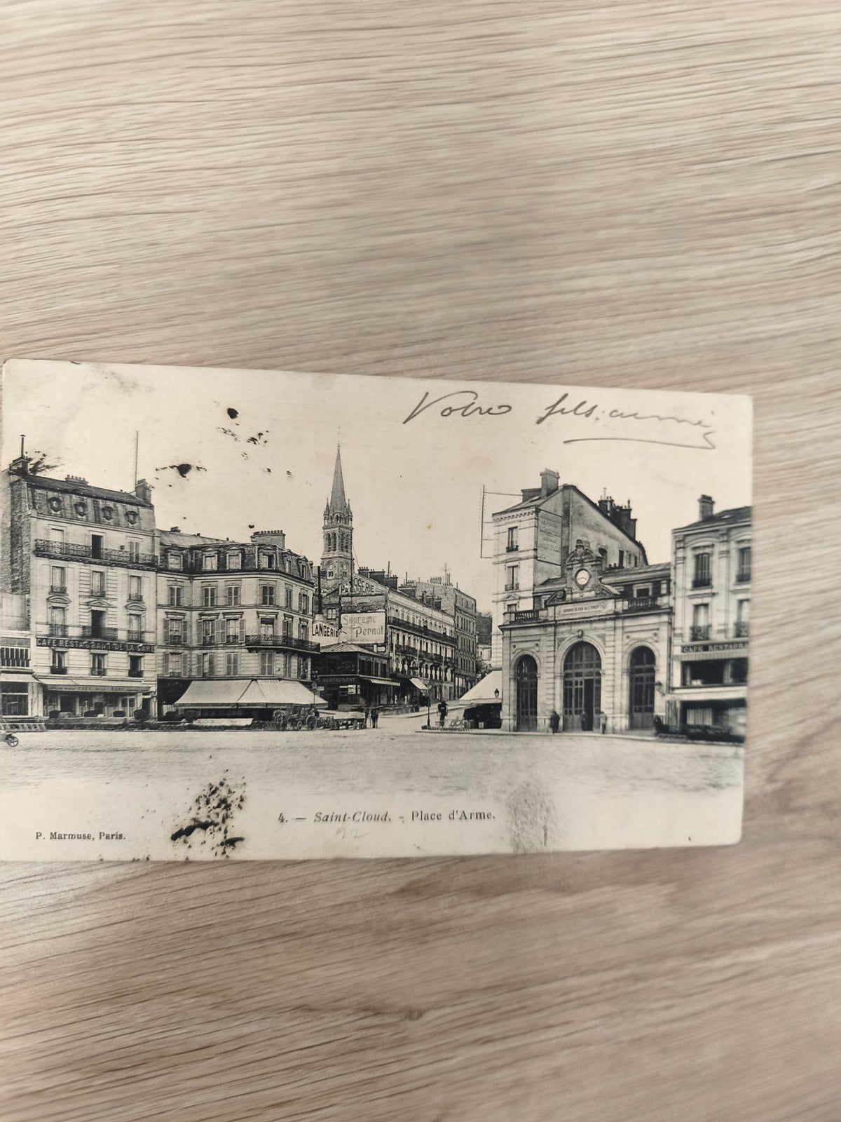 Ancienne carte postale Saint-Cloud Place d?Arme signée, noir et blanc, CPA