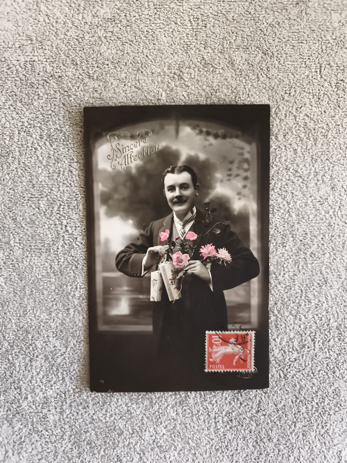 CPA Sincere Affection homme fleurs colorisées timbre 10c France