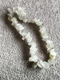 Bracelet pierres naturelles blanc translucide – chips minéraux – bijou élastique