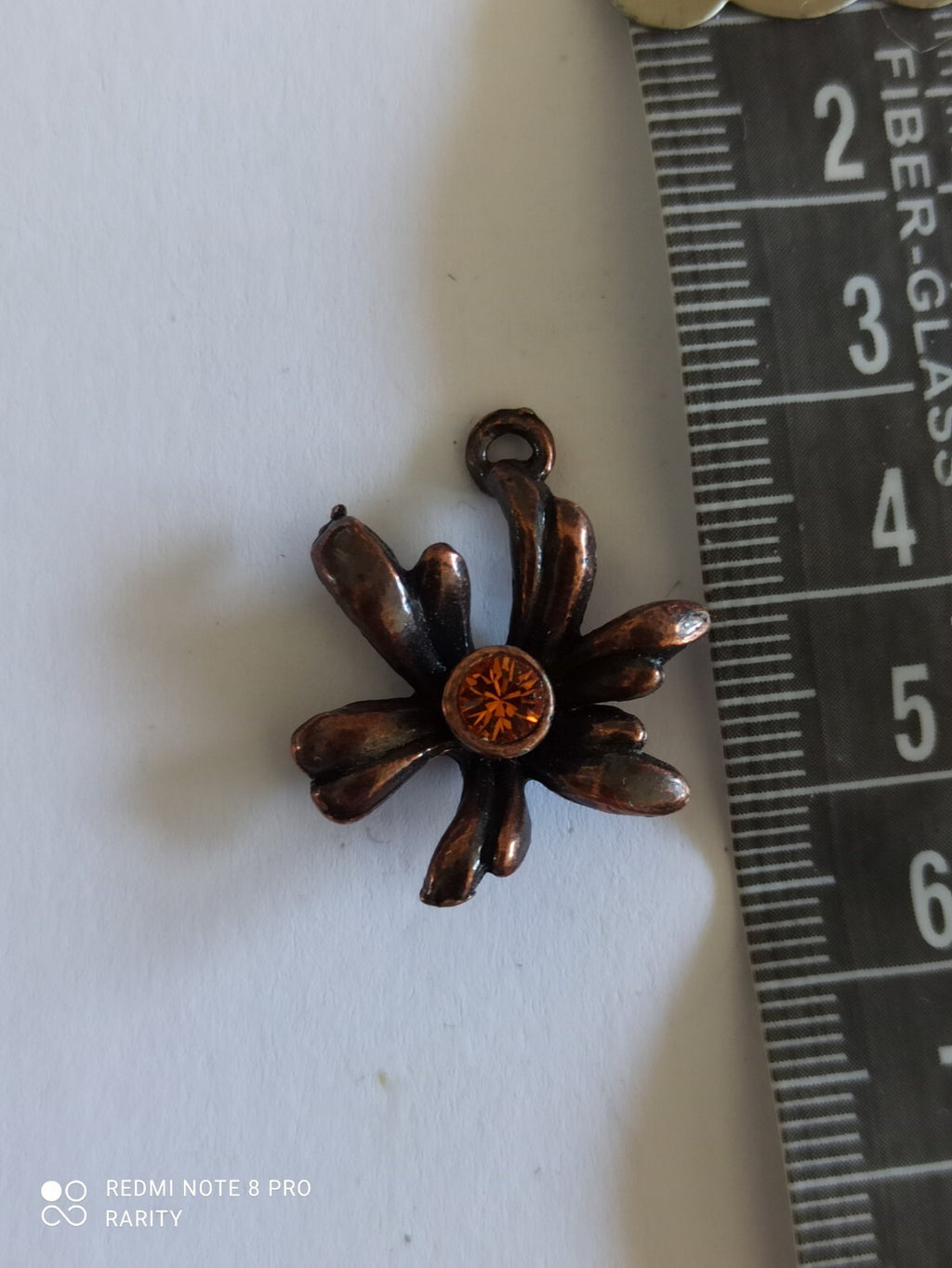 Pendentif vintage Remy Dis Paris fleur cuivre émaillé strass orange années 80