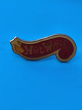 Vintage pin's Hot Wheels flamme rouge jaune collection ancienne (Ref 8)