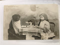 Carte postale ancienne CPA Un invité mal élevé chien fillette humour XXe