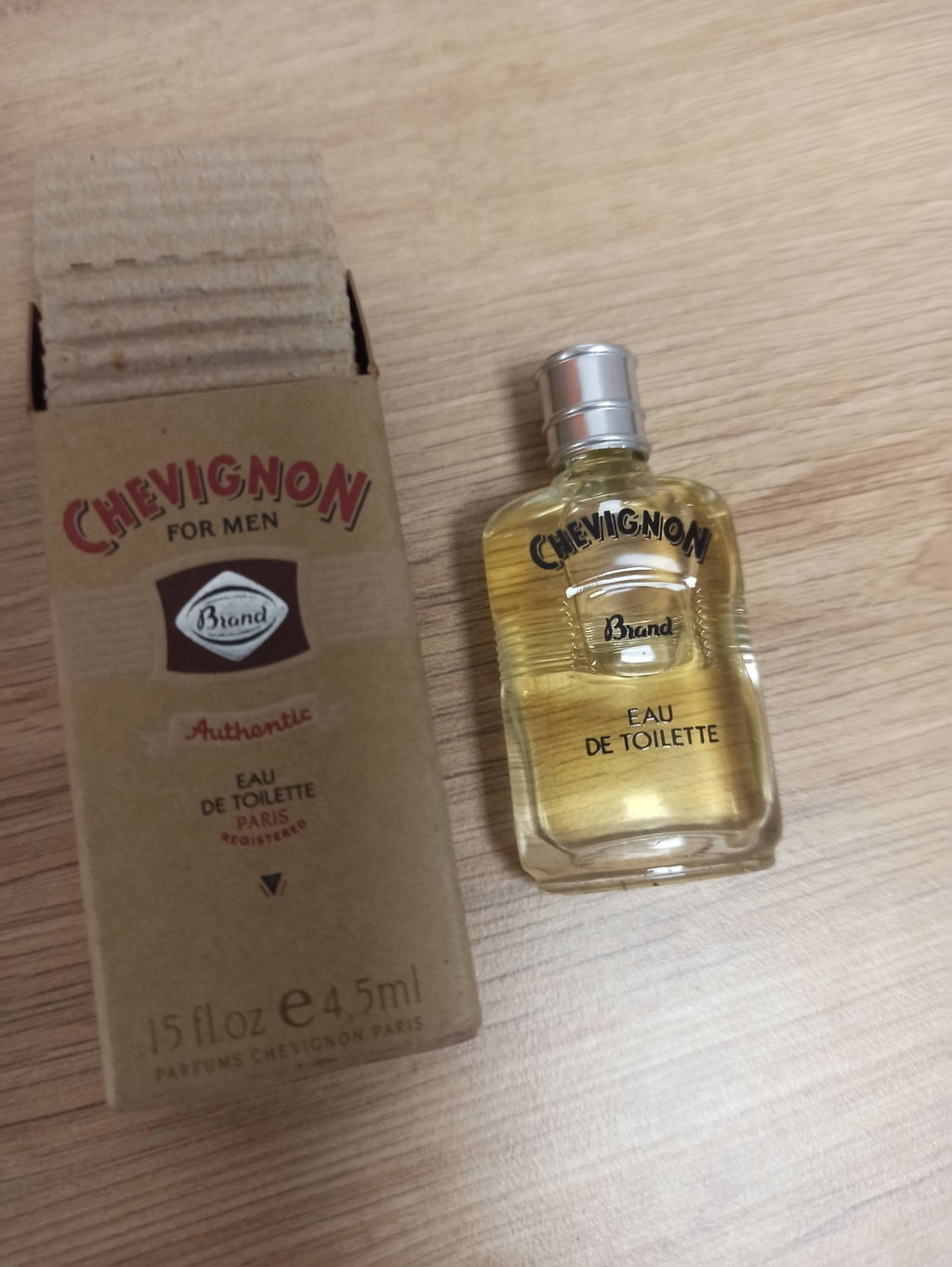 Miniature parfum Chevignon vintage homme, boîte carton, eau de toilette rare