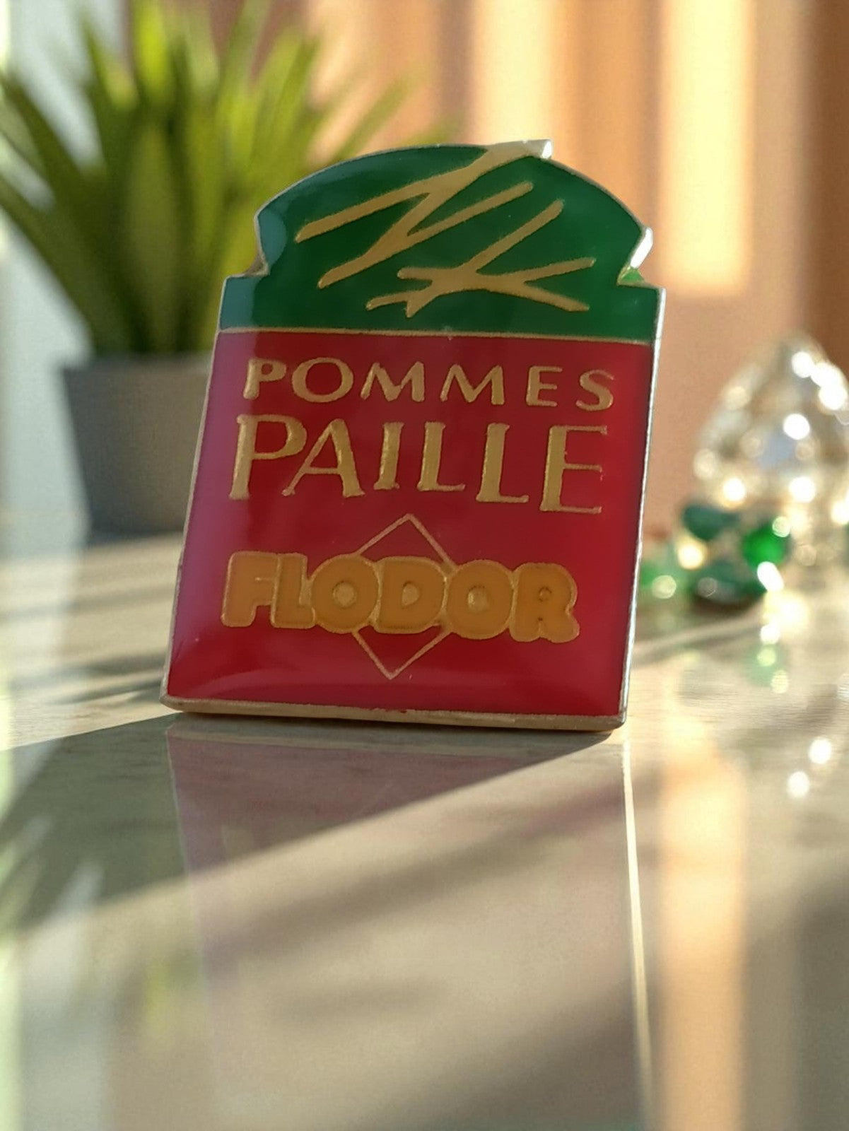 Pin's publicitaire Flodor Pommes Paille vintage édition limitée, rouge vert