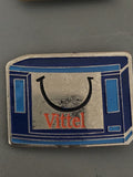 Pin's rétro ancien Vittel pour collectionneur, badge publicitaire vintage France