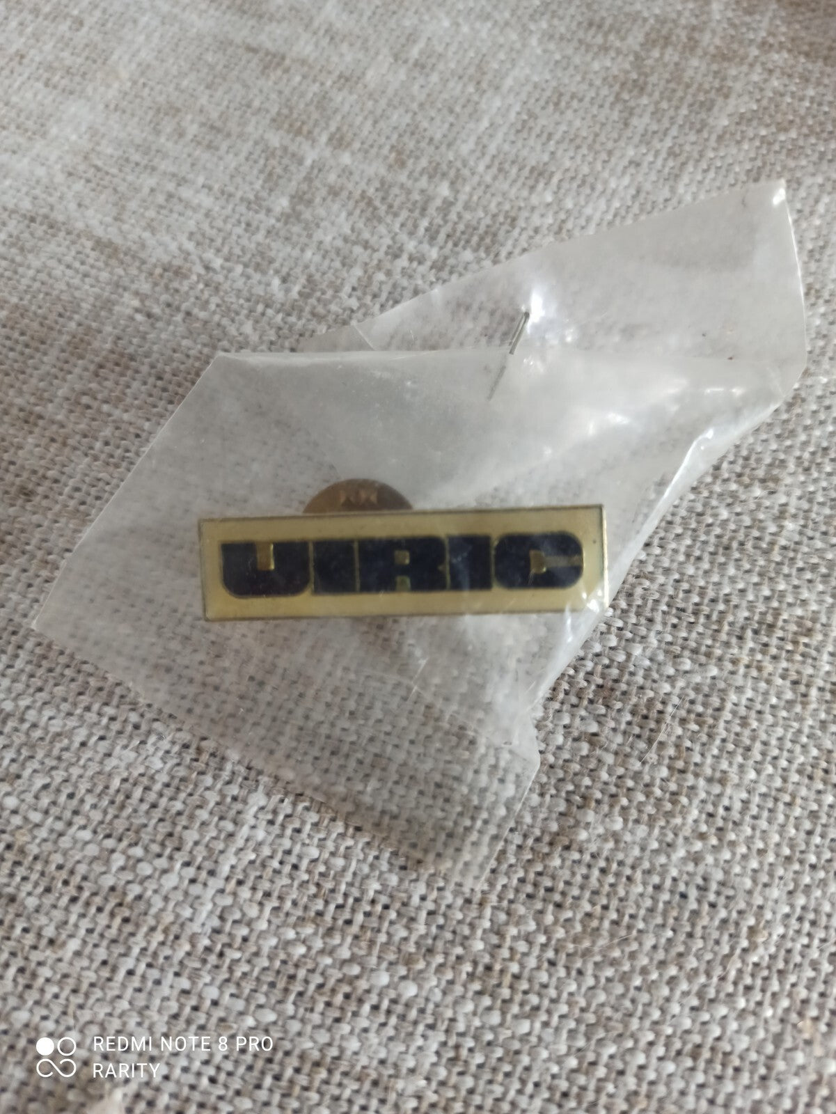 Pin's vintage UIRIC émaillé rectangulaire, broche badge ancien rare