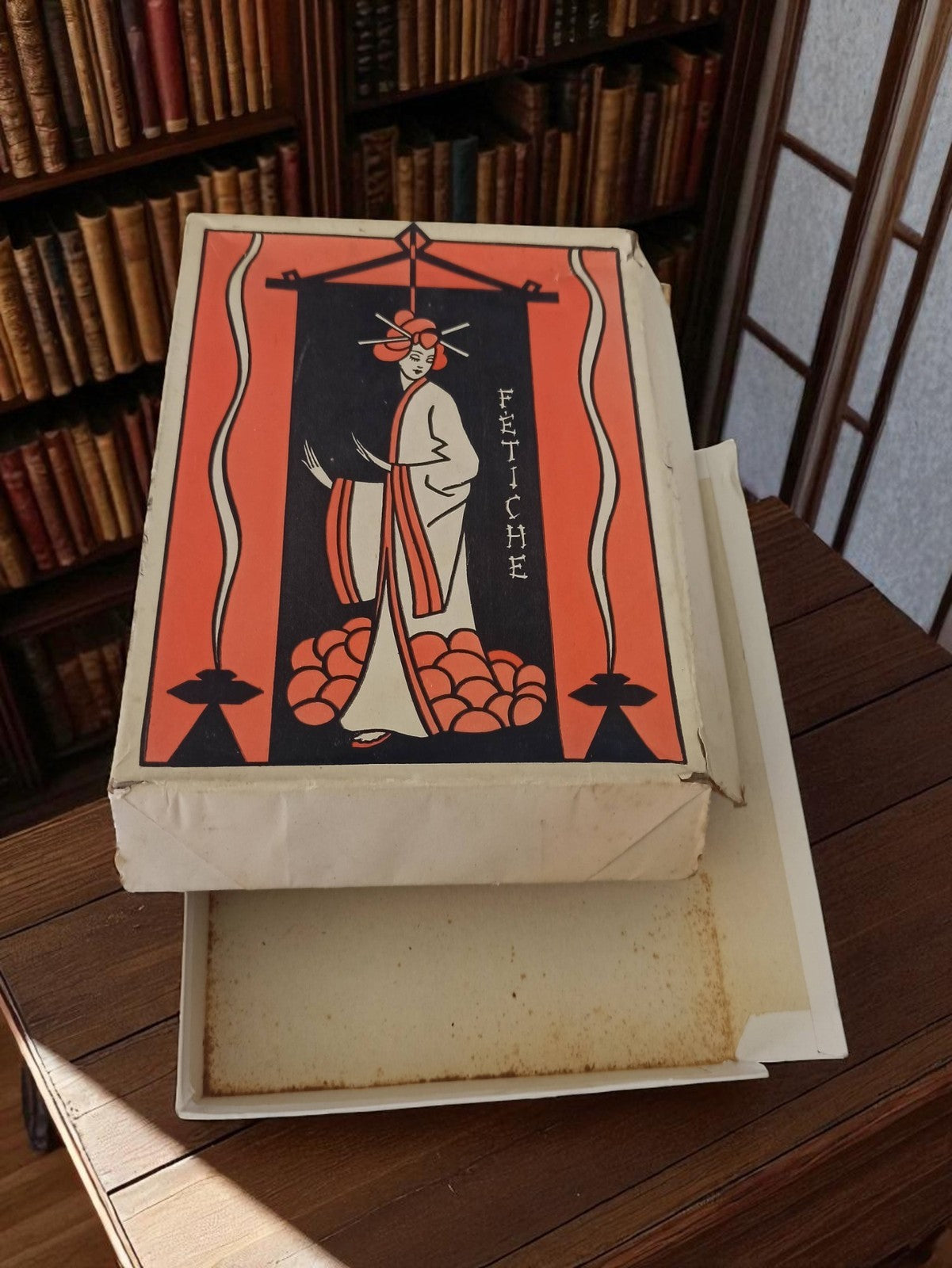 Boîte ancienne publicitaire Fétiche, déco asiatique vintage, art graphique rétro