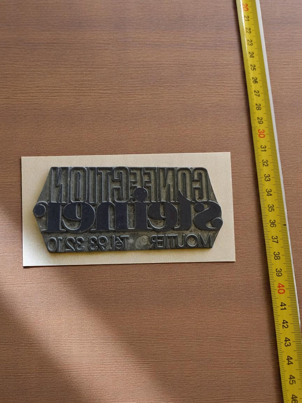 Plaque typographique vintage SIGNET publicitaire vêtement, impression ancienne