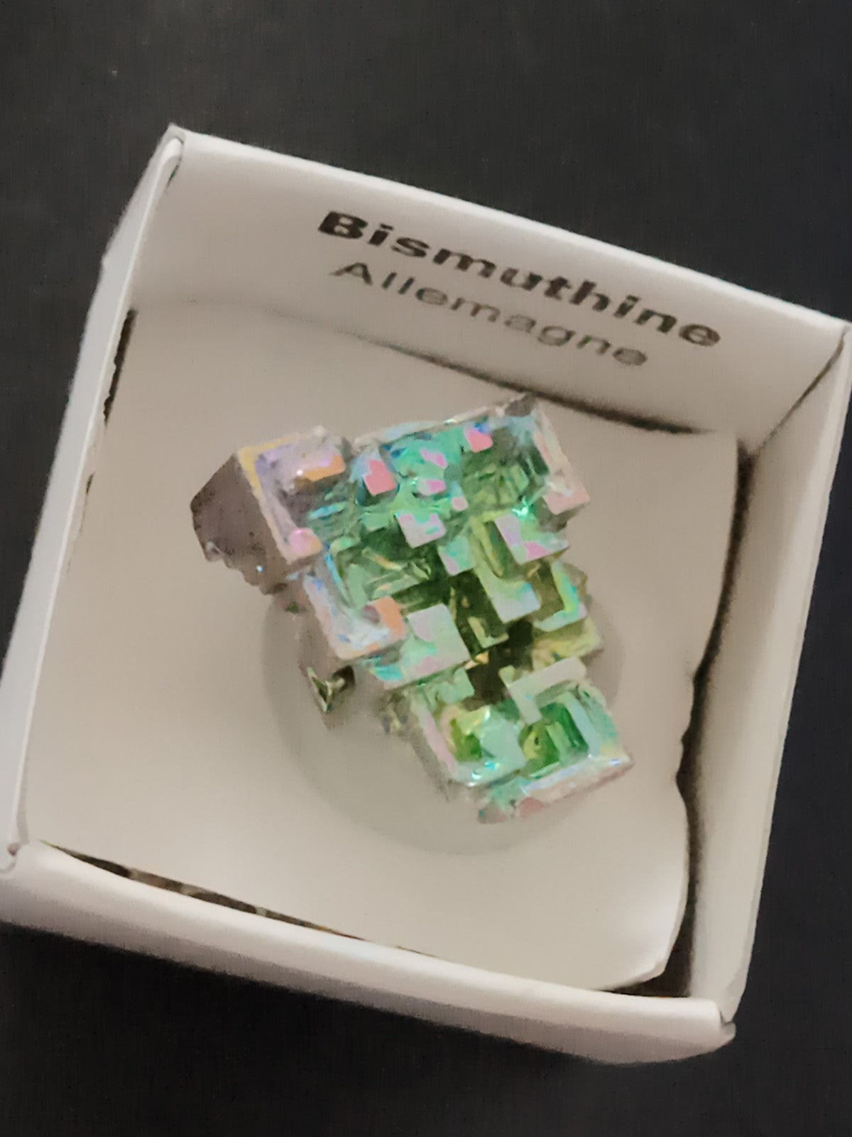 Cristal de bismuthine Allemagne, pierre minéral irisé, forme géométrique
