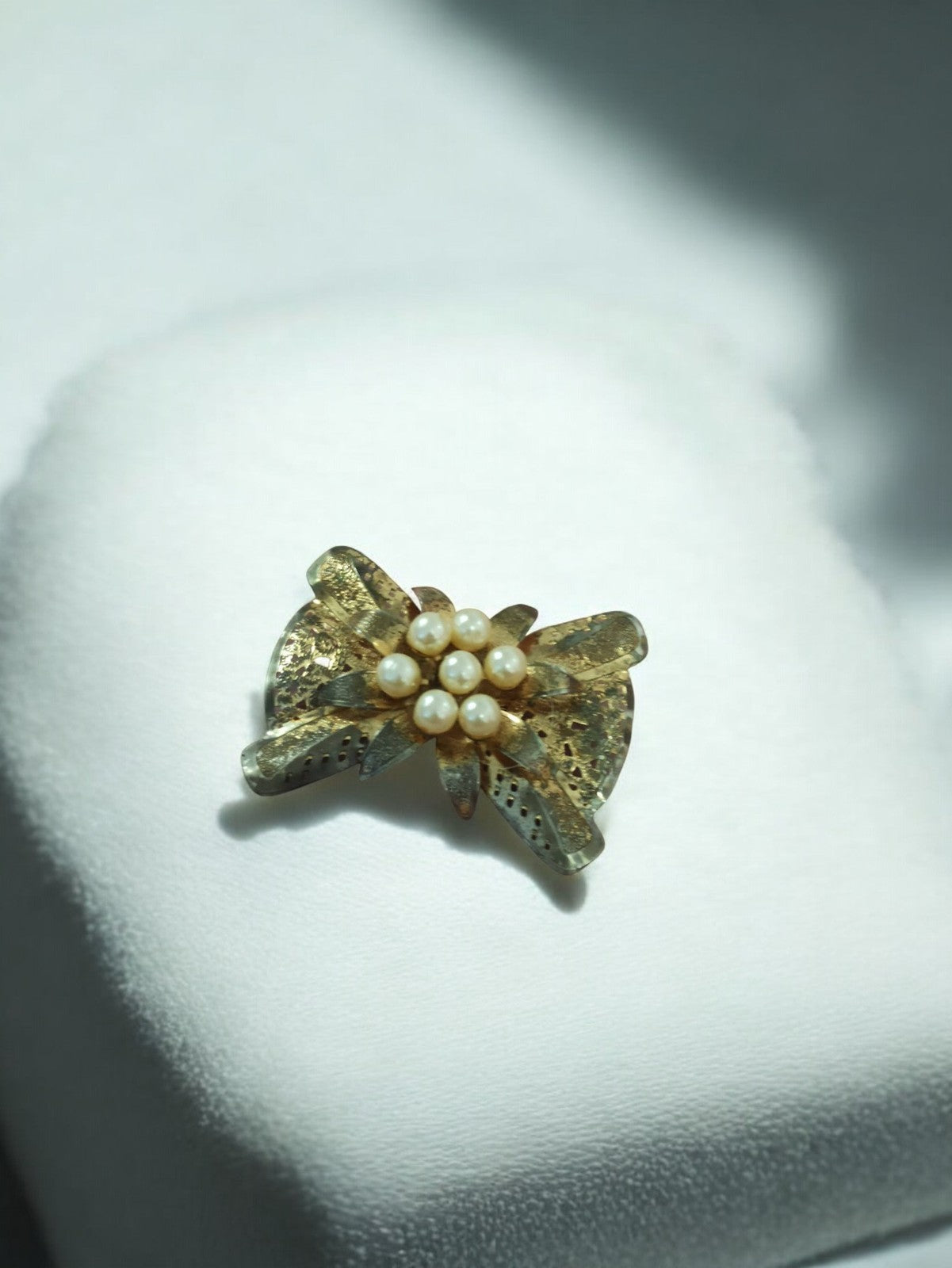 Broche ancienne dorure métal fleur perles, bijou vintage rétro fantaisie