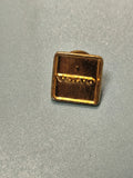 Vintage pin's Volvo carré doré, badge ancien collection automobile (Ref 3)