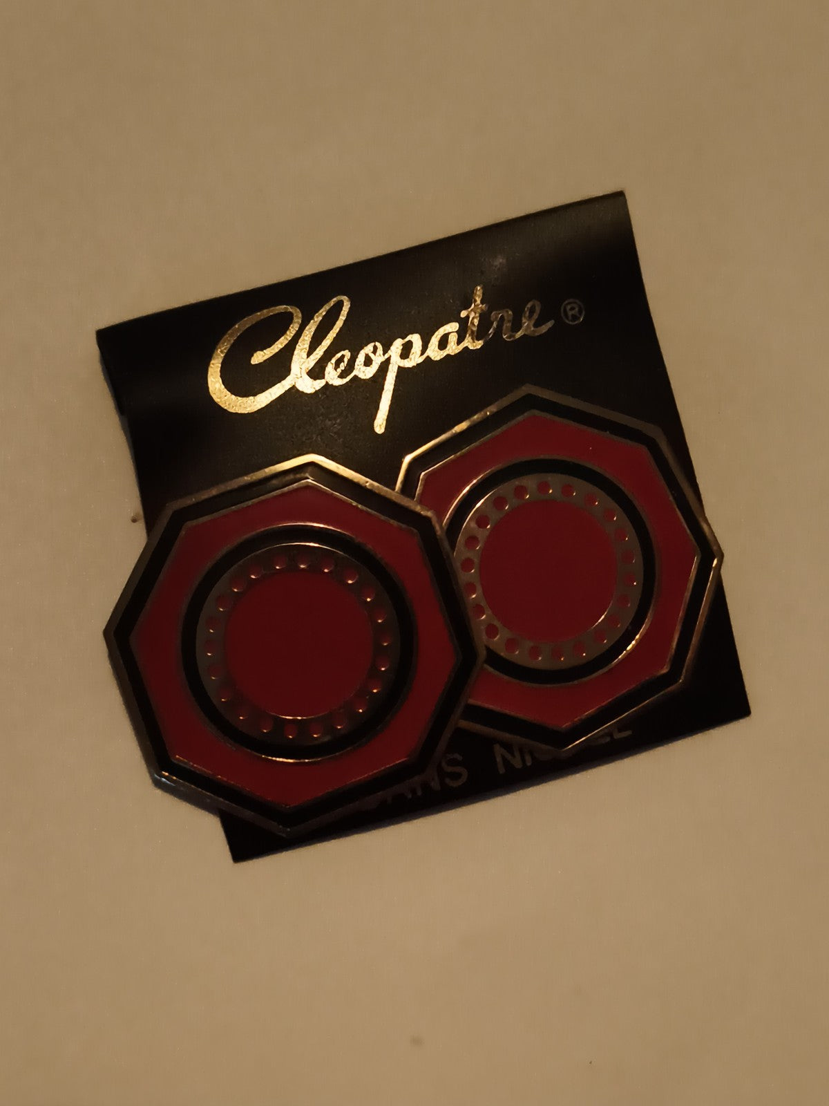 Boucles d’oreilles vintage Cleopâtre octogonales rouges art déco clip