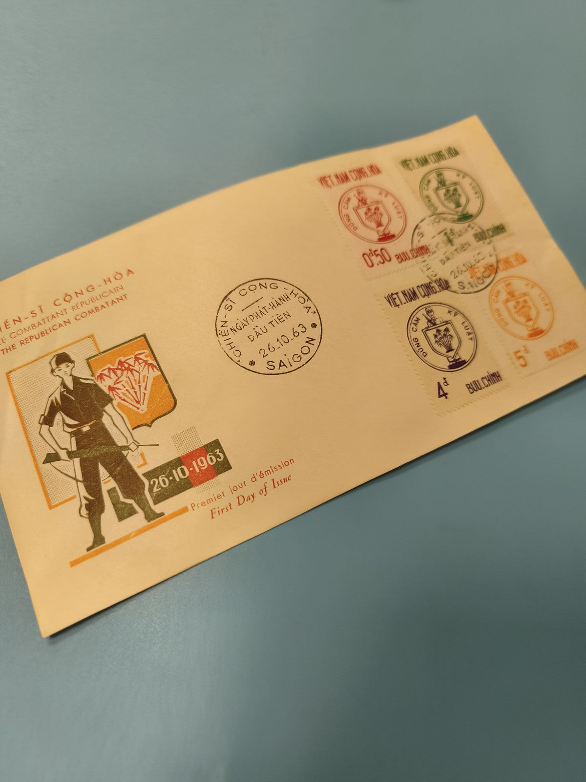 Ancienne enveloppe FDC Vietnam 1963 timbres combatant républicain, premier jour