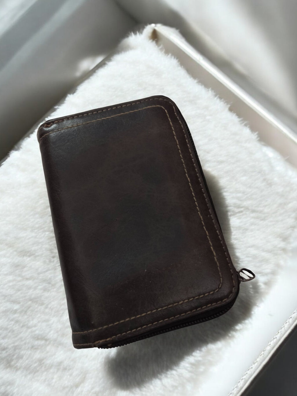 Porte-monnaie ancien vintage rétro marron aspect cuir accessoire zip