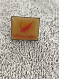Pin's publicitaire vintage VitaminSystem rectangulaire logo rouge (Ref 5)