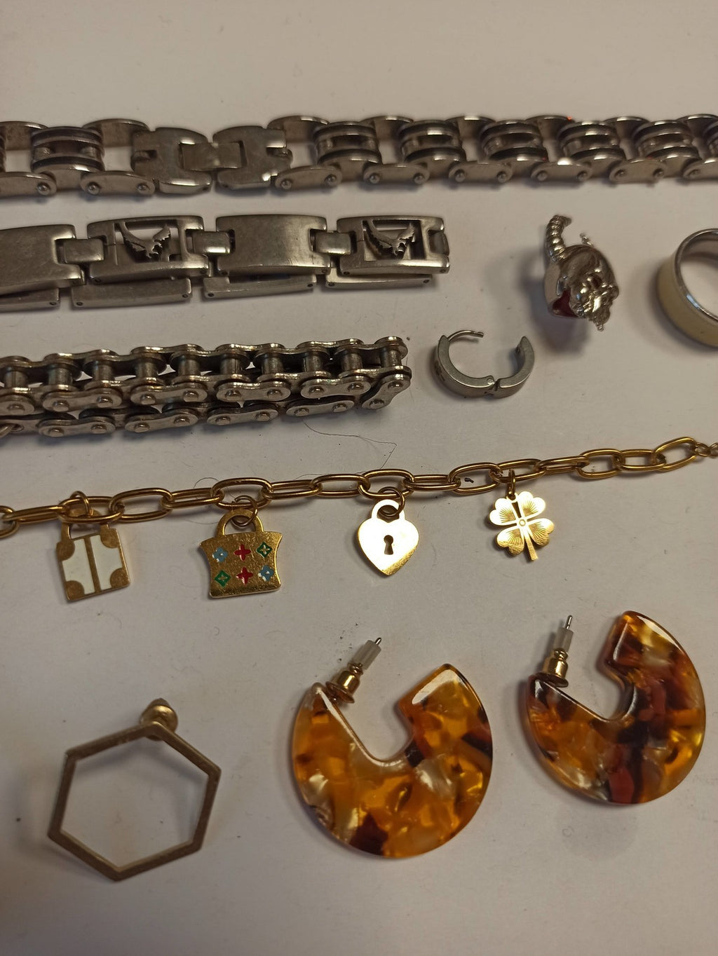 Lot bijoux anciens vintage rétro bracelets charms fantaisie métal doré argenté